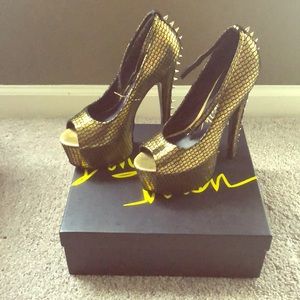 London Trash platforms